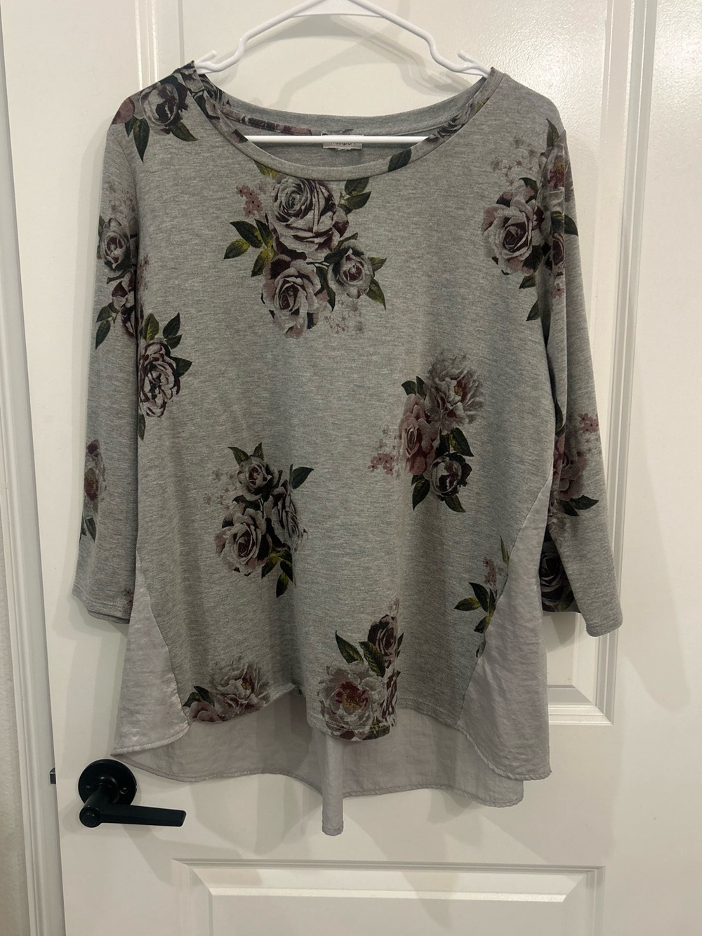 Women's Gray Floral High-Low Pullover Top